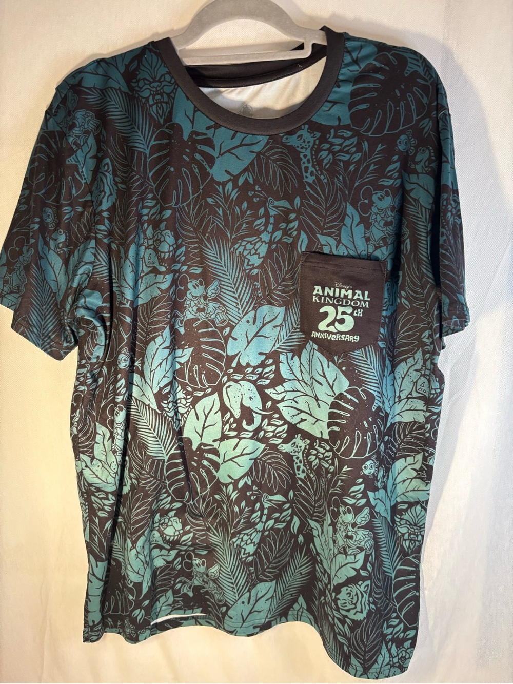 Disneys Animal Kingdom 25th anniversary Men’s Teal & Black Graphic Tee Lg